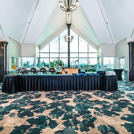 Clarion Hotel & Conference Centre Abbotsford Buitenkant foto