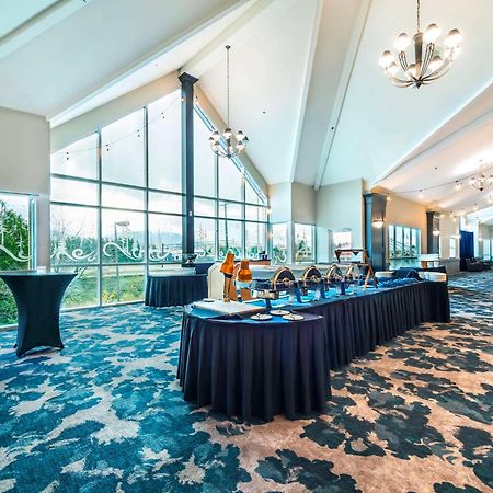 Clarion Hotel & Conference Centre Abbotsford Buitenkant foto