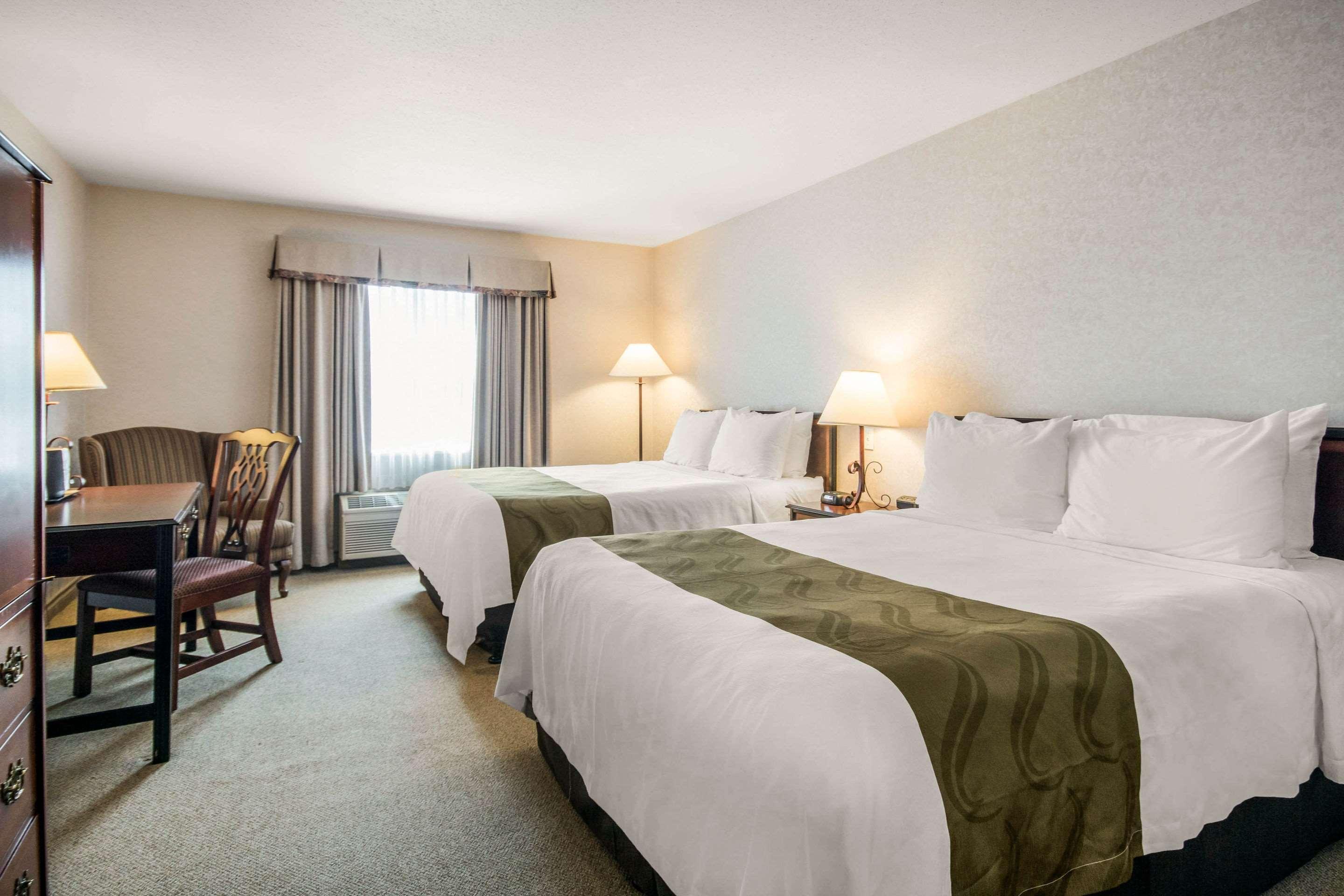Clarion Hotel & Conference Centre Abbotsford Buitenkant foto