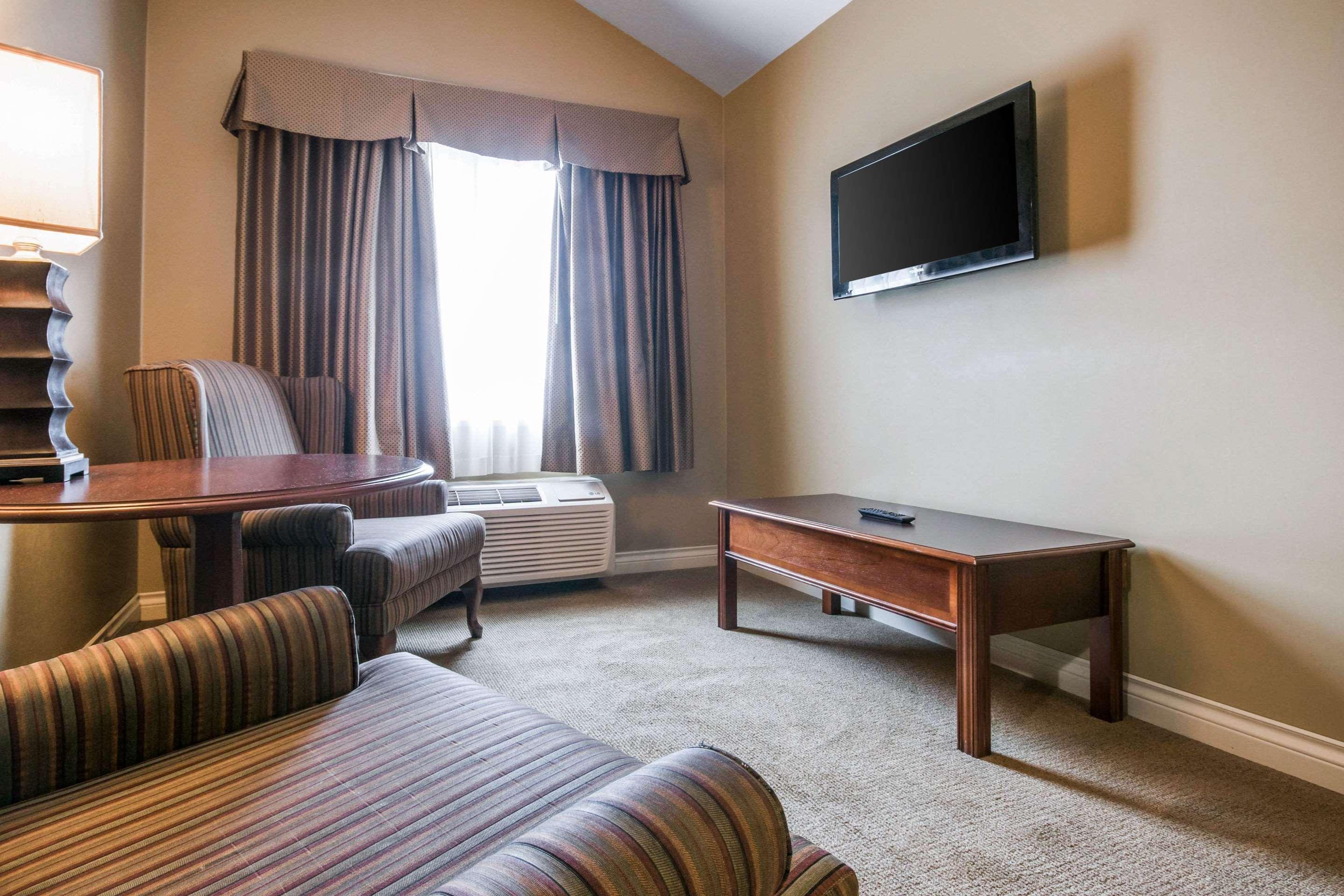Clarion Hotel & Conference Centre Abbotsford Buitenkant foto