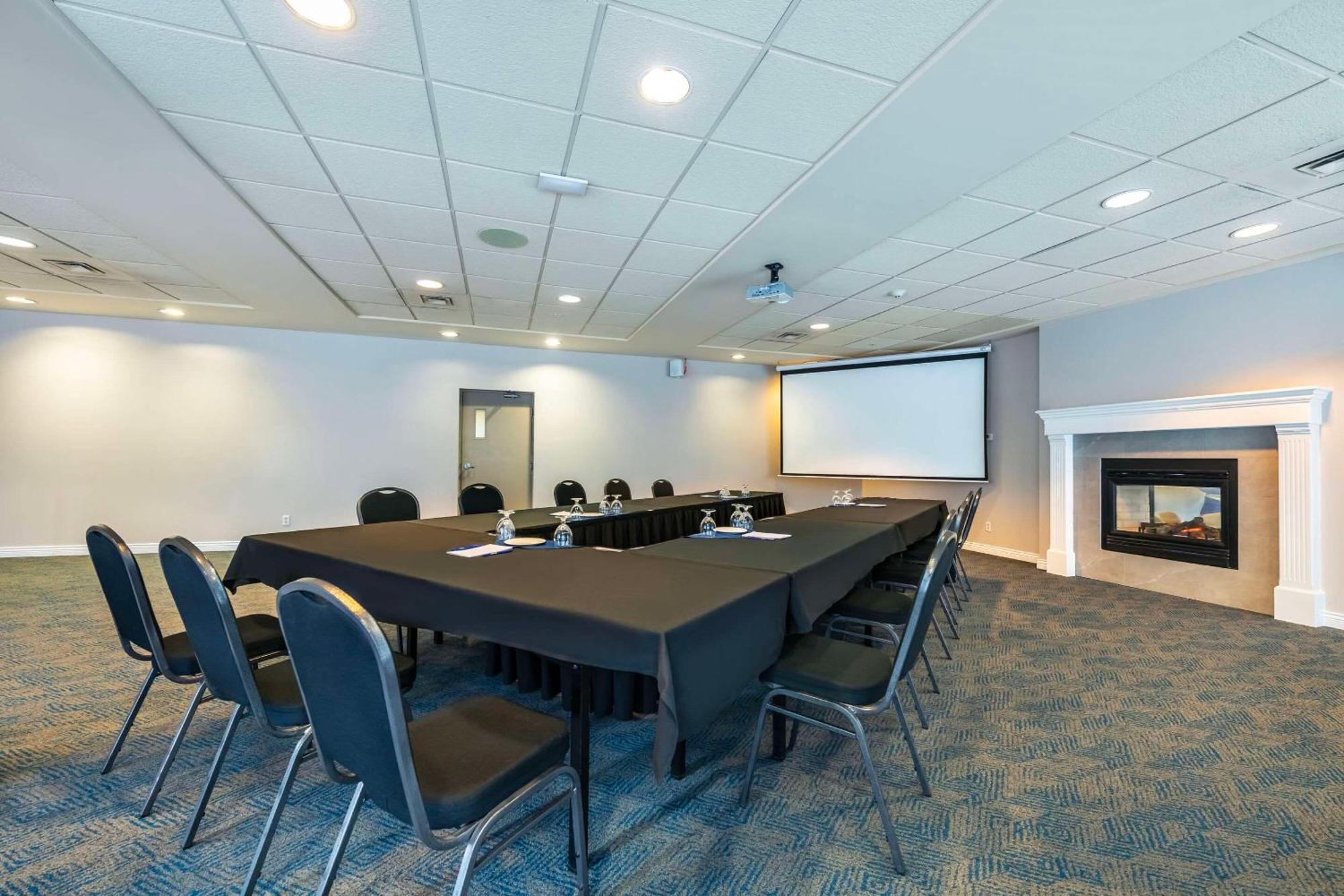 Clarion Hotel & Conference Centre Abbotsford Buitenkant foto
