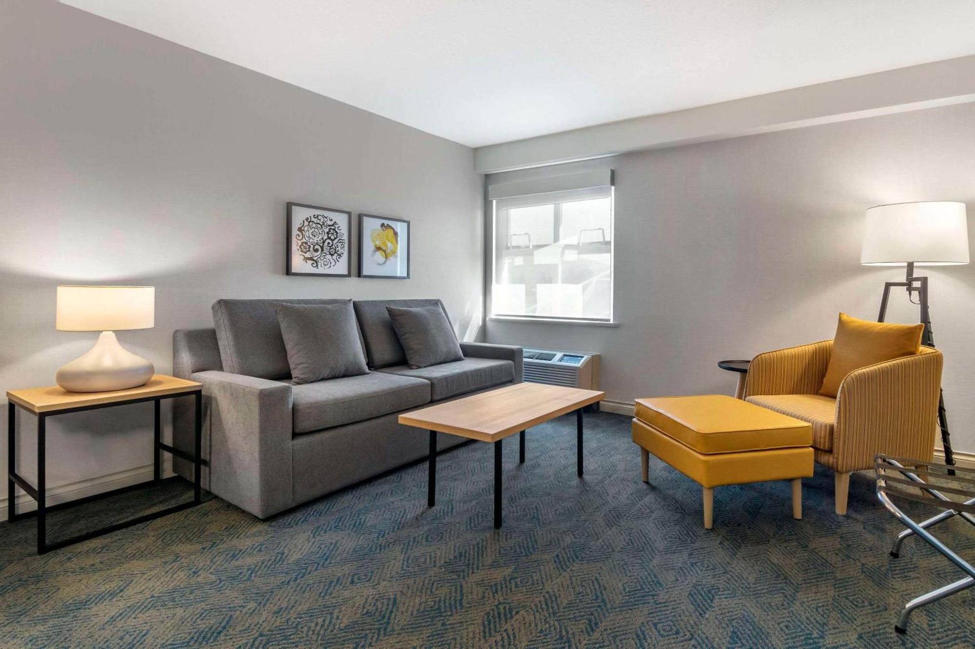 Clarion Hotel & Conference Centre Abbotsford Buitenkant foto