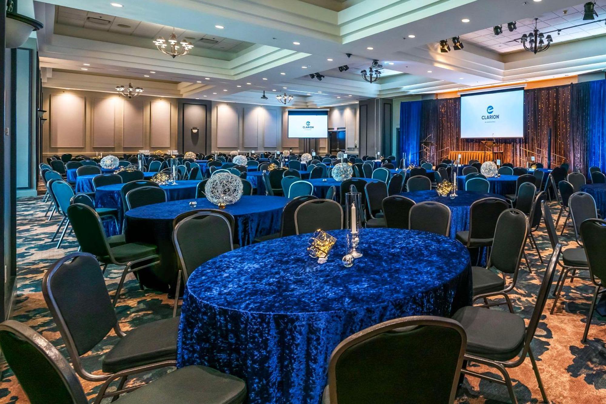 Clarion Hotel & Conference Centre Abbotsford Buitenkant foto
